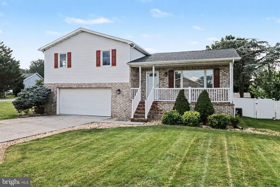 100 Amanda Ave, Hanover, PA 17331 - #2