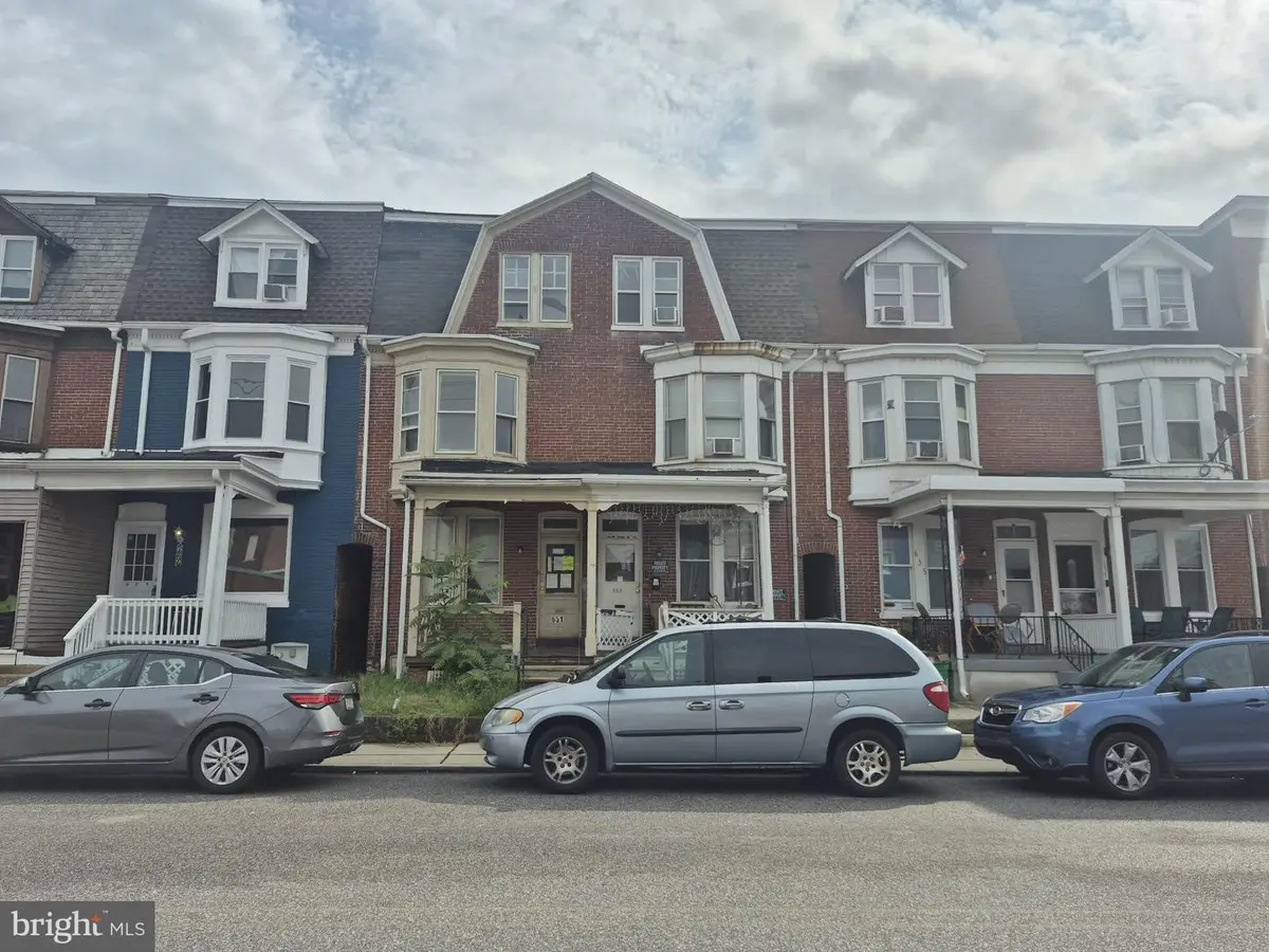 633 Manor St, York, PA 17401 - #1