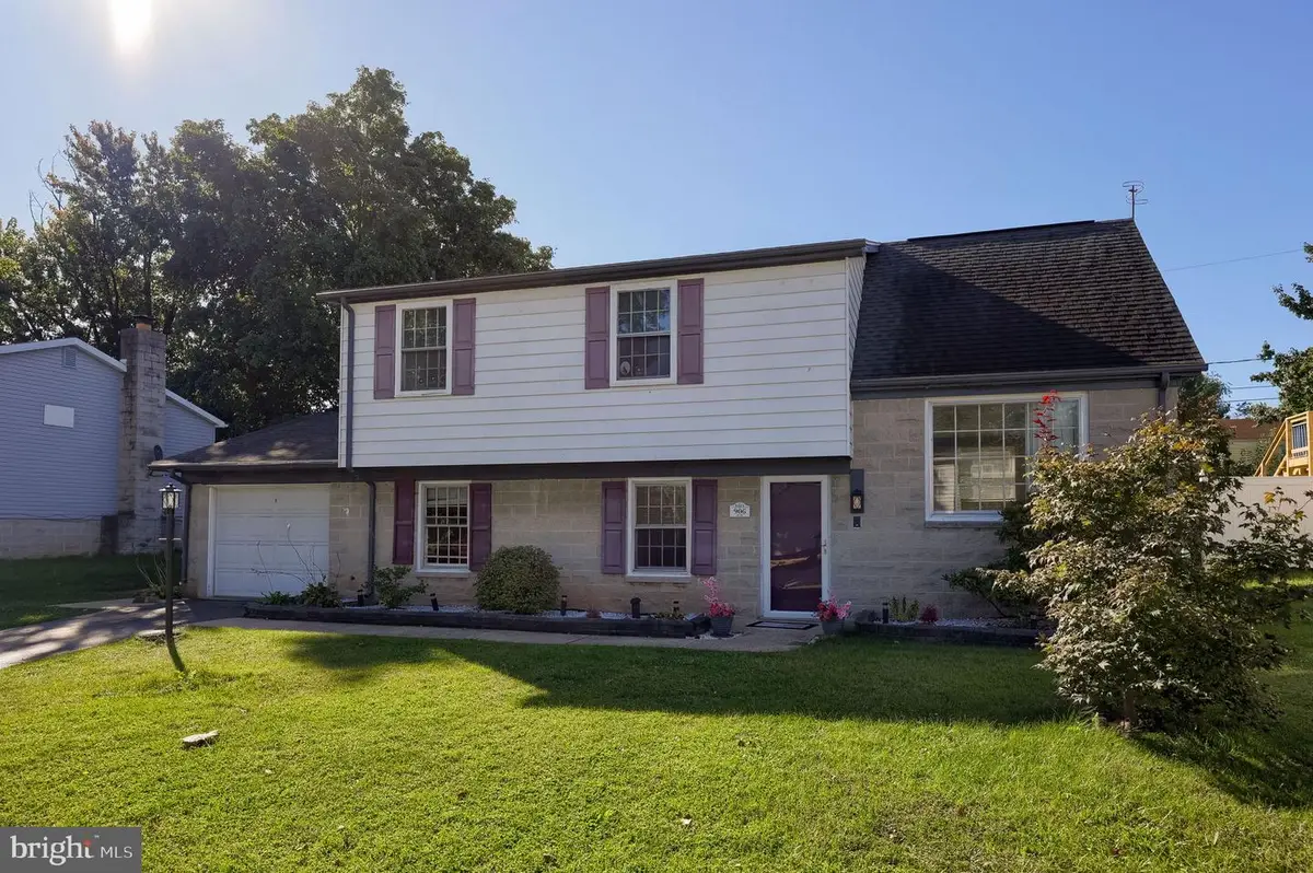 906 Northbriar Dr, York, PA 17404 - #1