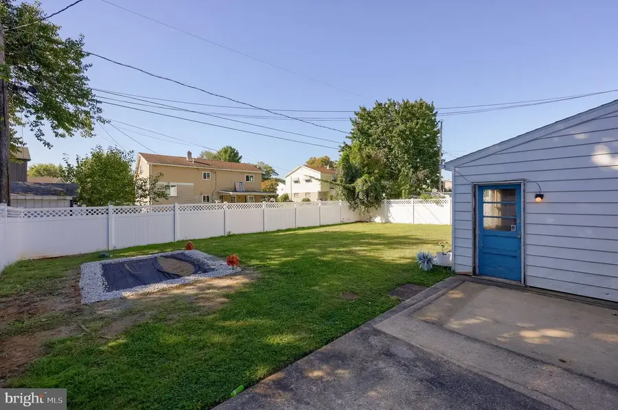 906 Northbriar Dr, York, PA 17404 - #2