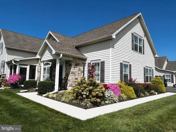 140 Dolomite Dr, YORK, PA 17408