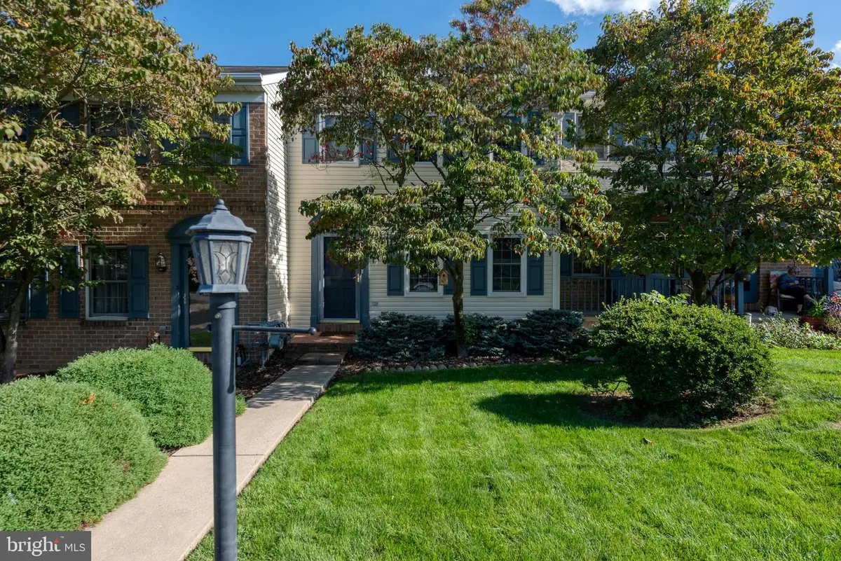 130 Robin Hill Cir, York, PA 17404 - #1