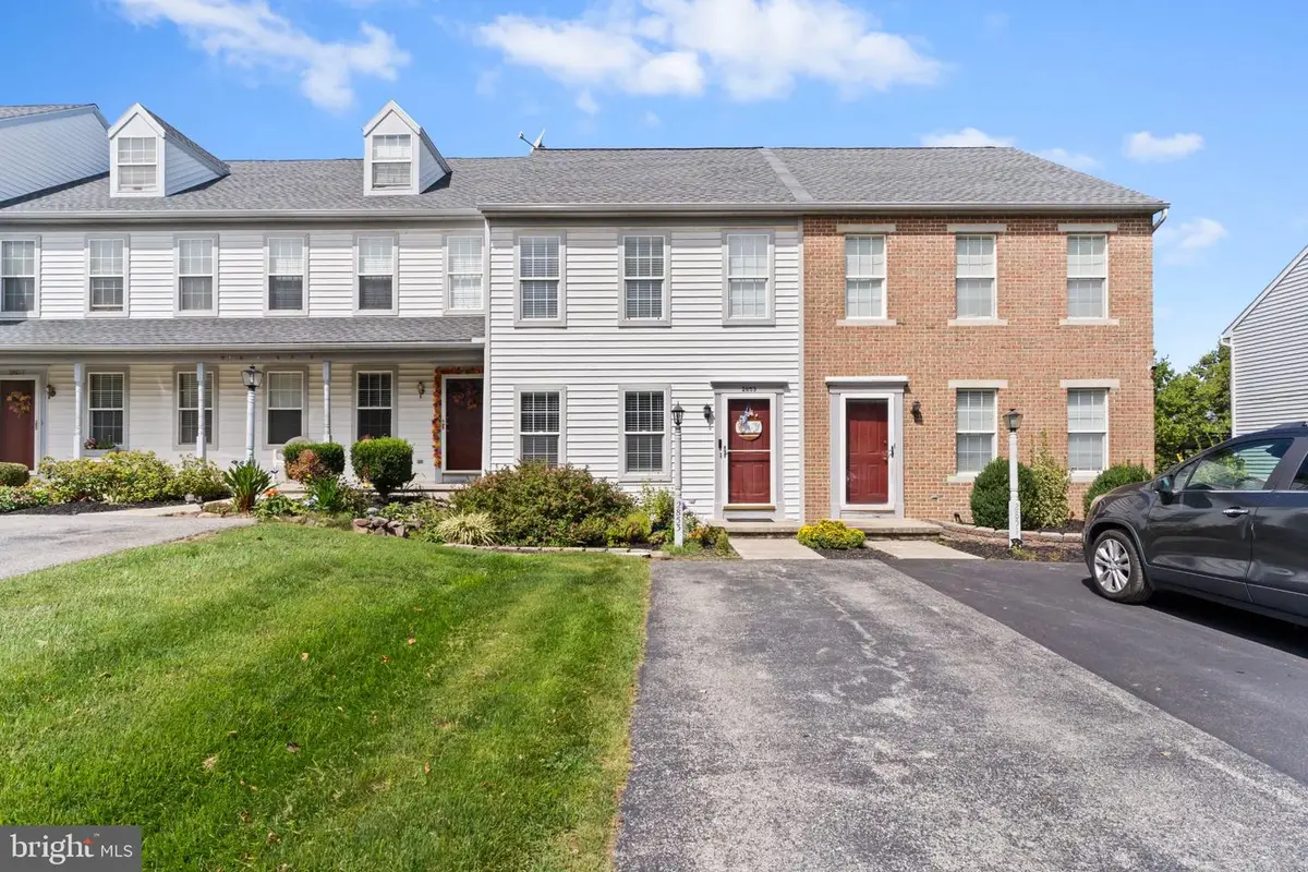 2853 Woodmont Dr, York, PA 17404 - #1