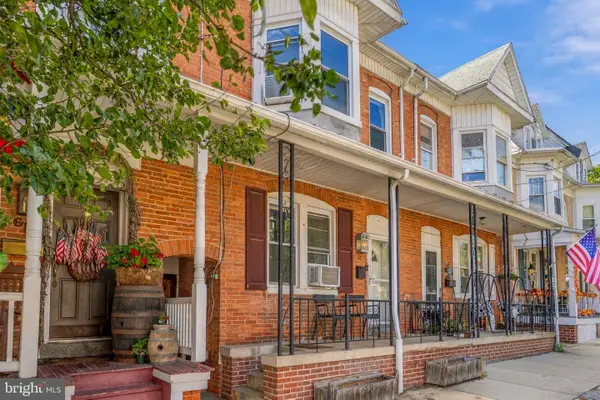 60 N Water St, SPRING GROVE, PA 17362
