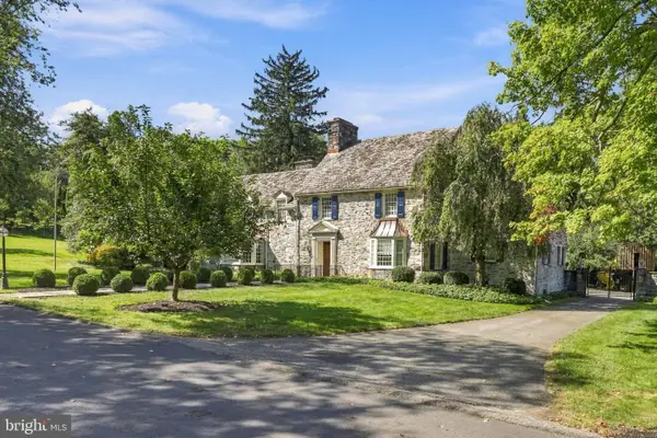 1032 Smallbrook Ln, YORK, PA 17403