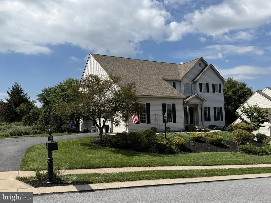109 E Greenbriar Dr, York, PA 17407 - #3
