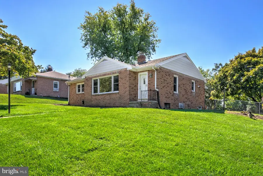 1100 Arthur, York, PA 17406 - #3