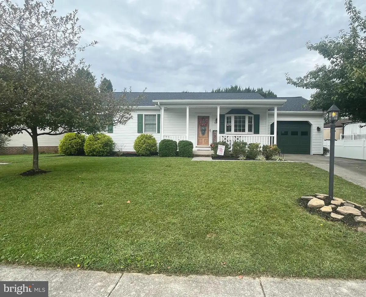 54 Brewster St, Hanover, PA 17331 - #1