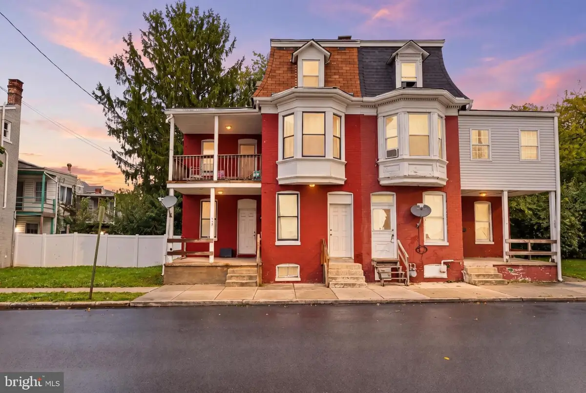 409 E Walnut St, York, PA 17403 - #1