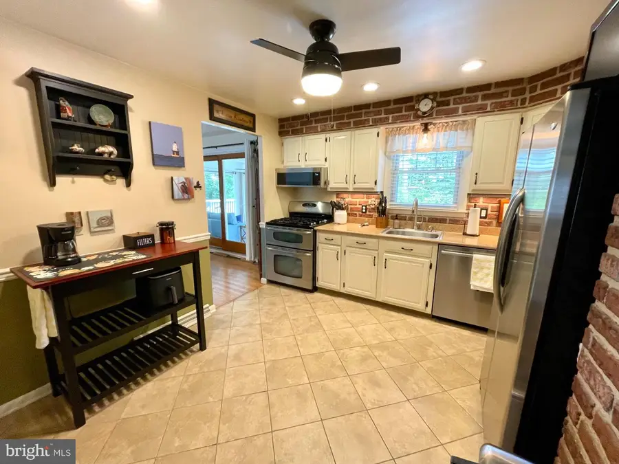 2731 Cambridge Rd, York, PA 17402 - #3