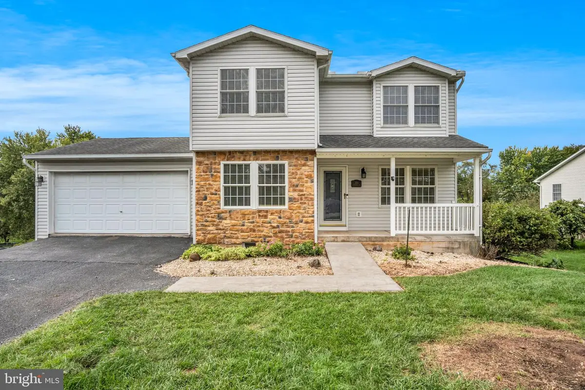 304 Nebinger St, Lewisberry, PA 17339 - #1