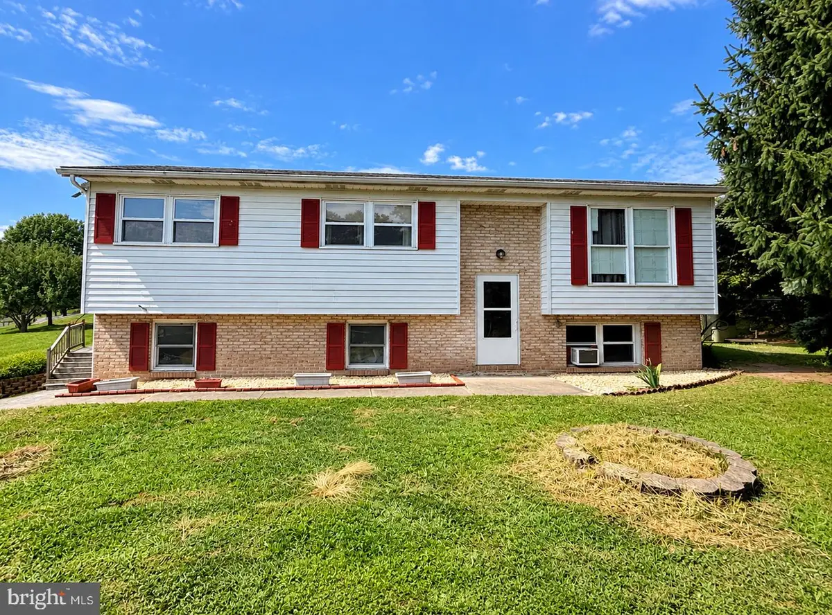 301 Lafayette Dr, New Cumberland, PA 17070 - #1