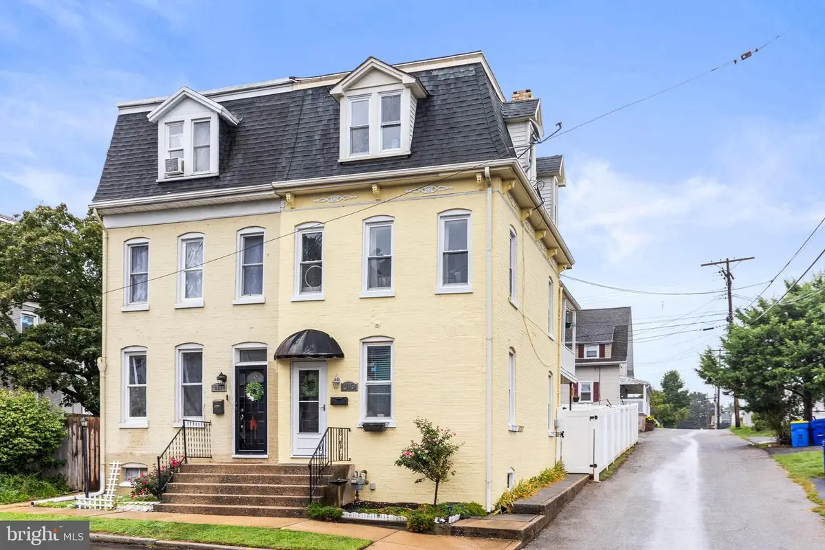 613 Ridge Ave, York, PA 17403 - #1