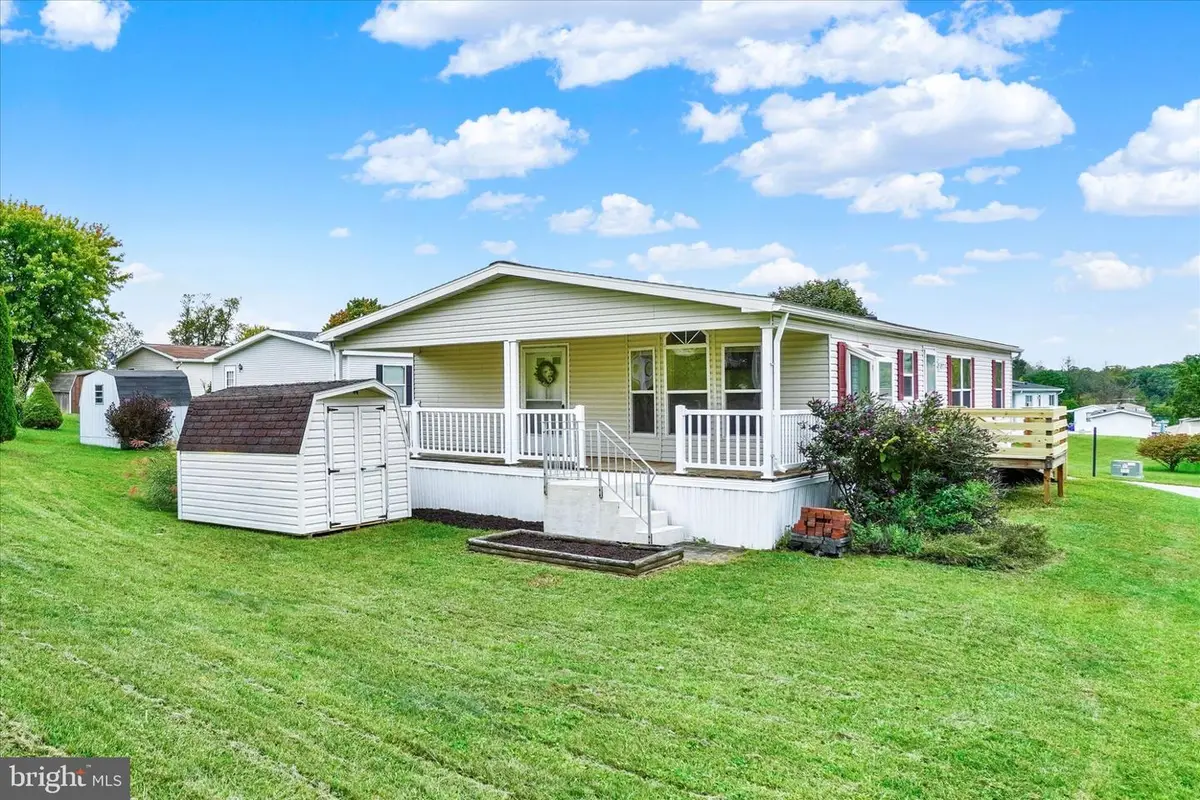 132 Gateshead Dr, Stewartstown, PA 17363 - #1
