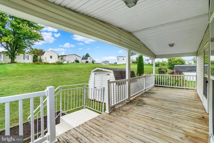 132 Gateshead Dr, Stewartstown, PA 17363 - #3