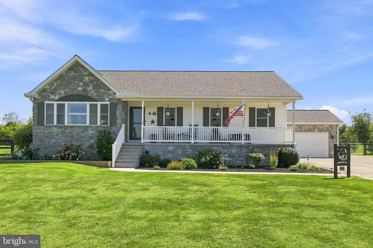 6414 Shutt Rd, Spring Grove, PA 17362 - #1