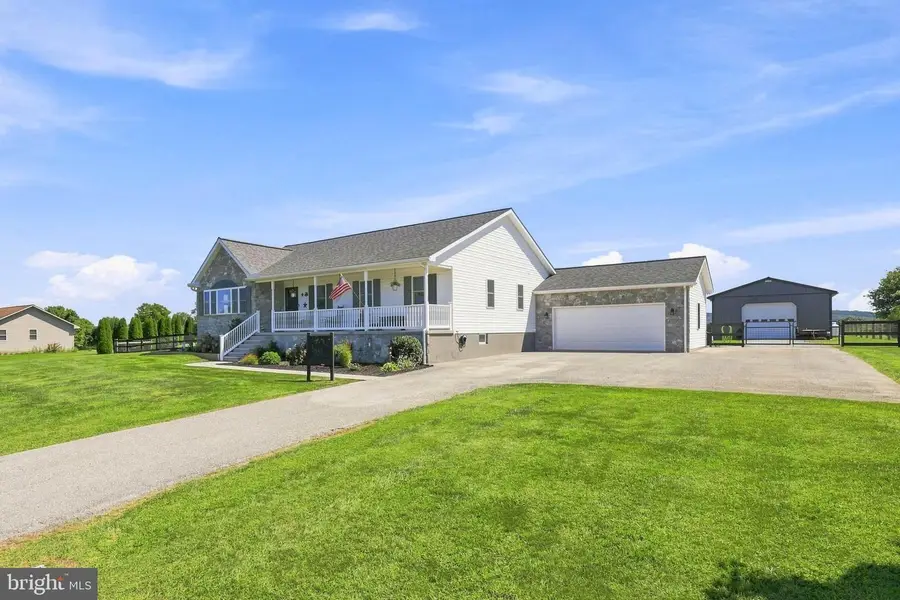6414 Shutt Rd, Spring Grove, PA 17362 - #2