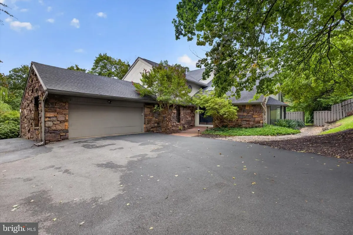 790 Glenwood Dr, York, PA 17403 - #1