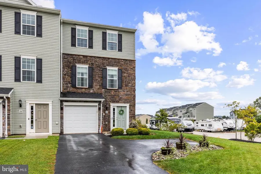 23 Holstein Dr, Hanover, PA 17331 - #2