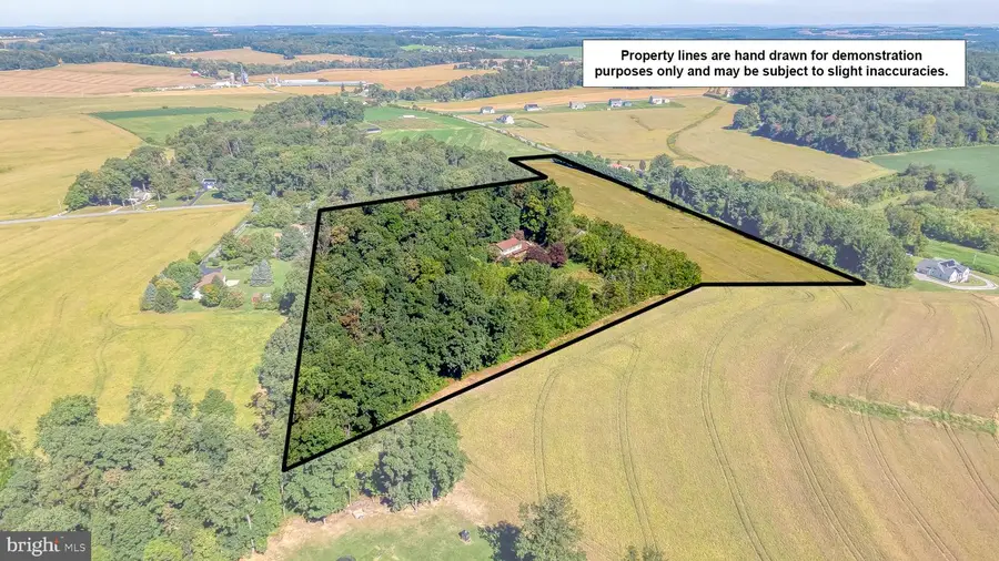 16929 Sheila Ln, Stewartstown, PA 17363 - #2