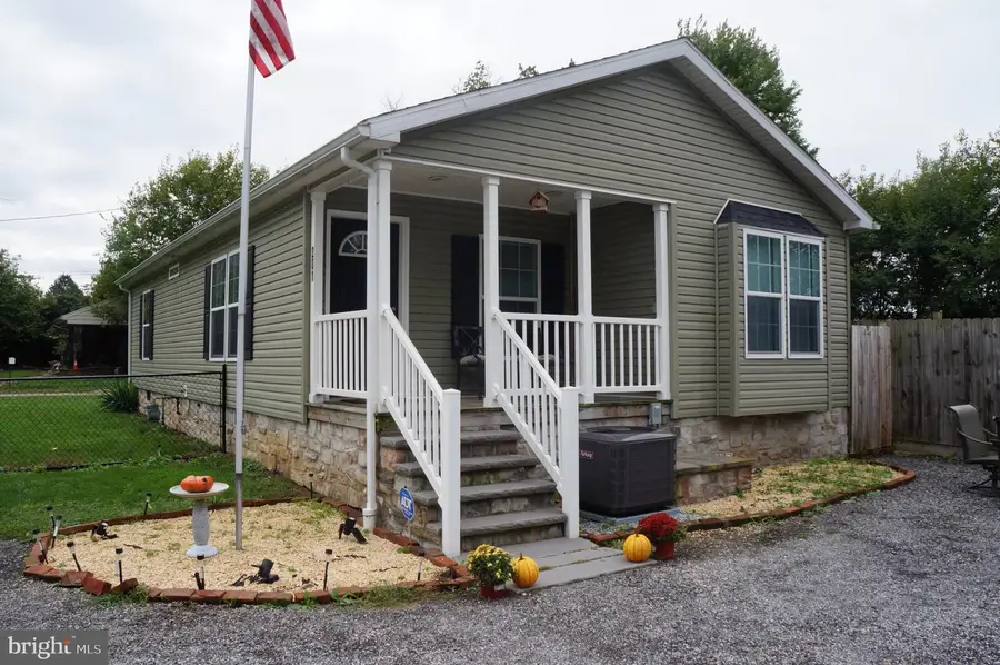 201 Oliver St, Hanover, PA 17331 - #2