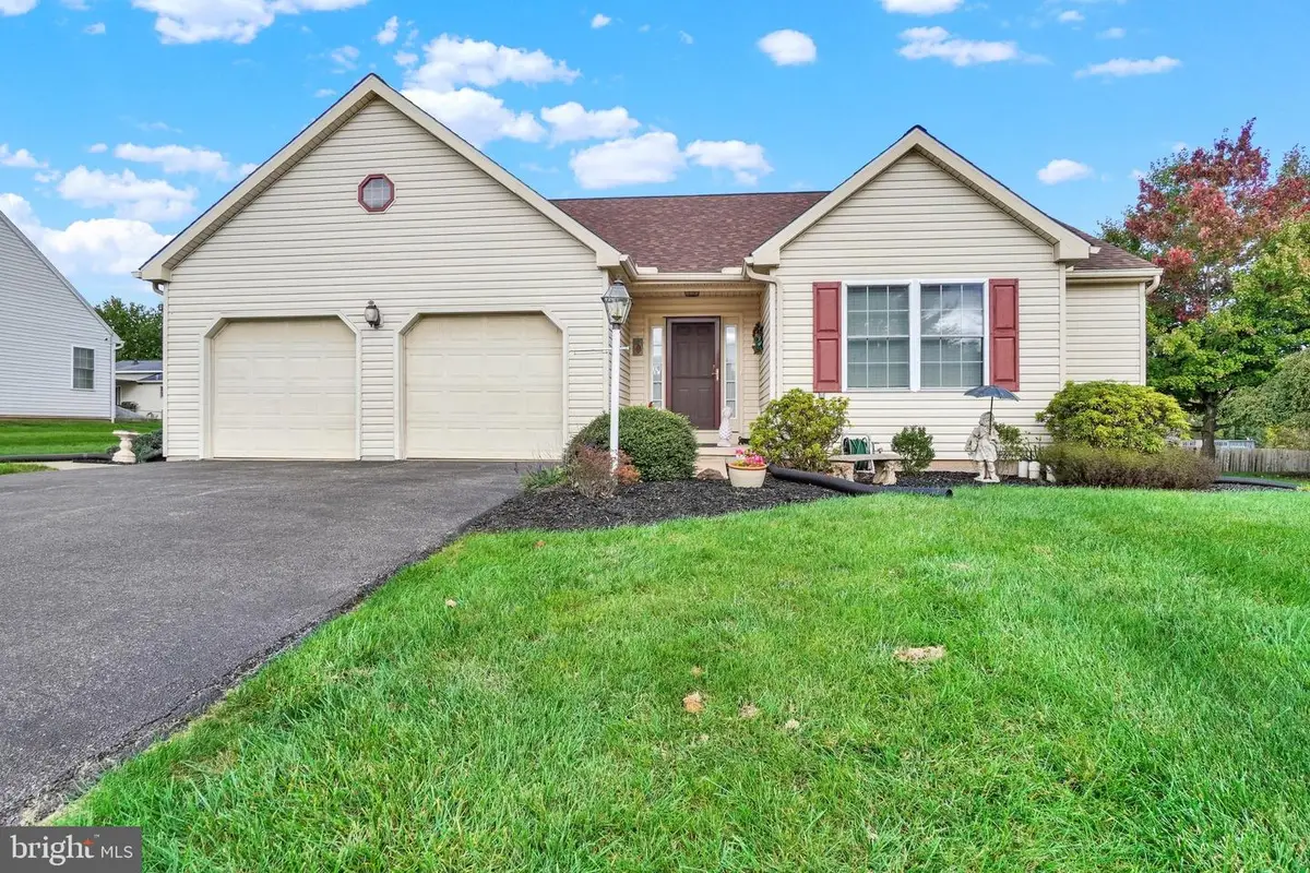 117 Cedar Dr, Dover, PA 17315 - #1