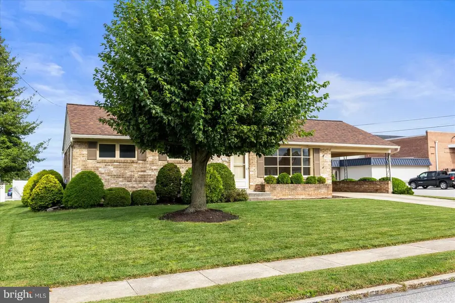 11 Kuhn Dr, Hanover, PA 17331 - #2