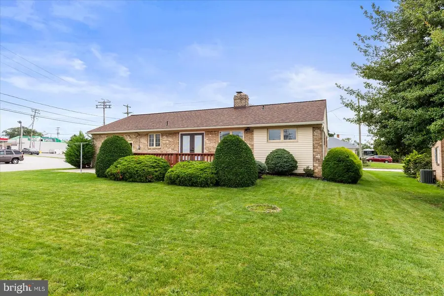 11 Kuhn Dr, Hanover, PA 17331 - #3