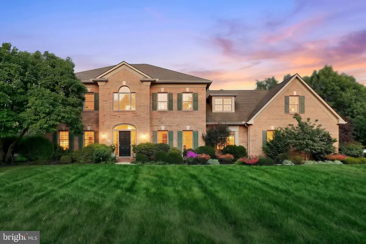 1310 Briargate Dr, York, PA 17404 - #1