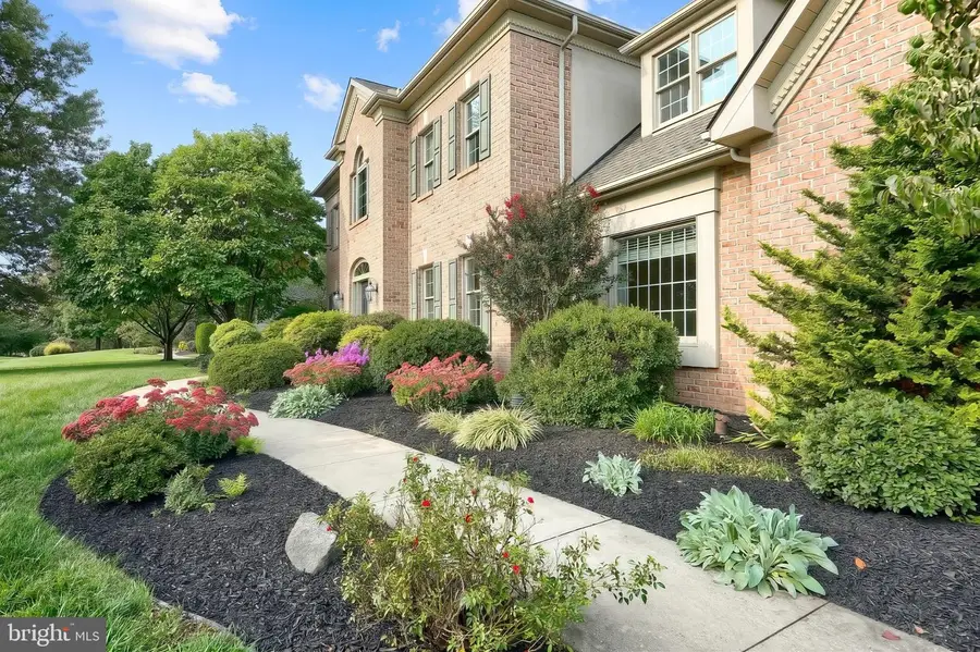 1310 Briargate Dr, York, PA 17404 - #2