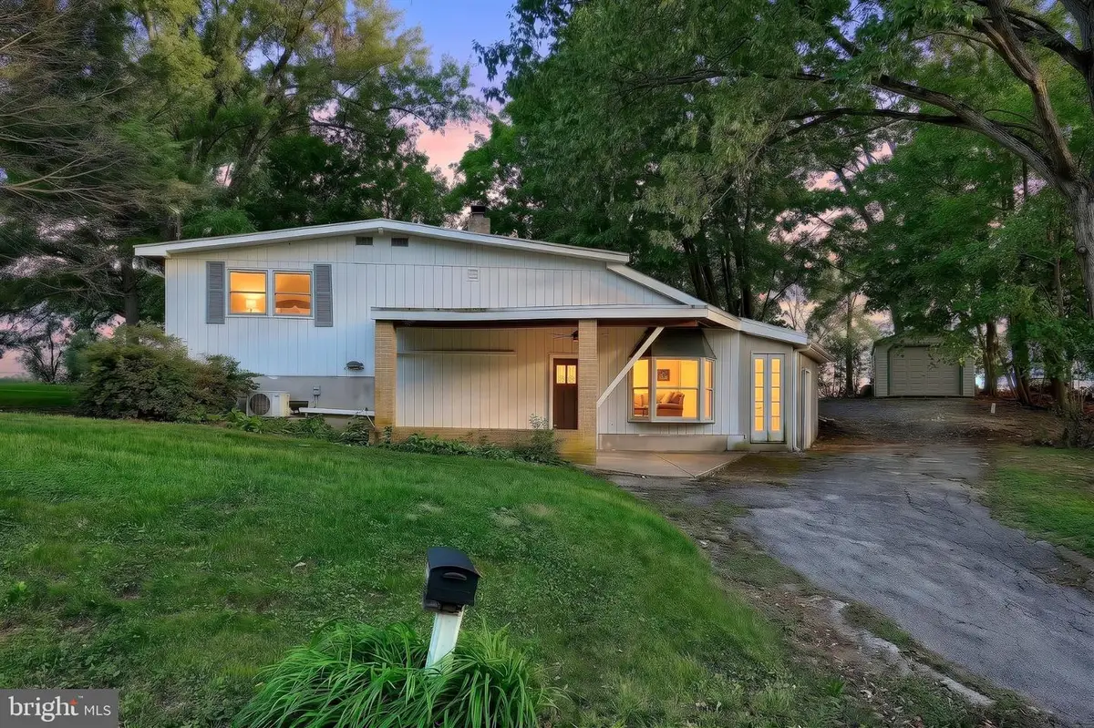 3295 Woodberry Rd, York, PA 17408 - #1