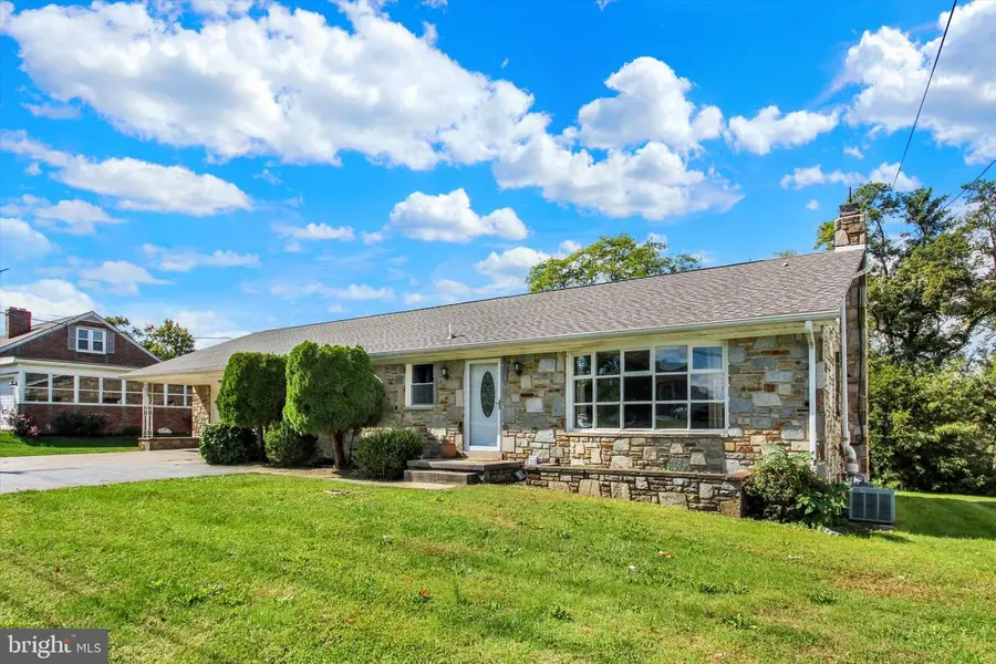 2029 Grandview Rd, Hanover, PA 17331 - #2