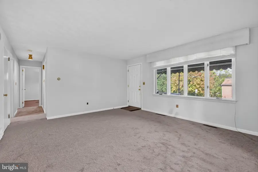 240 W Broad St, Yoe, PA 17313 - #3