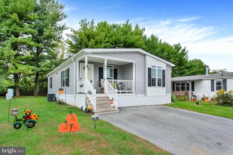 717 Laura Ln, York, PA 17402 - #3