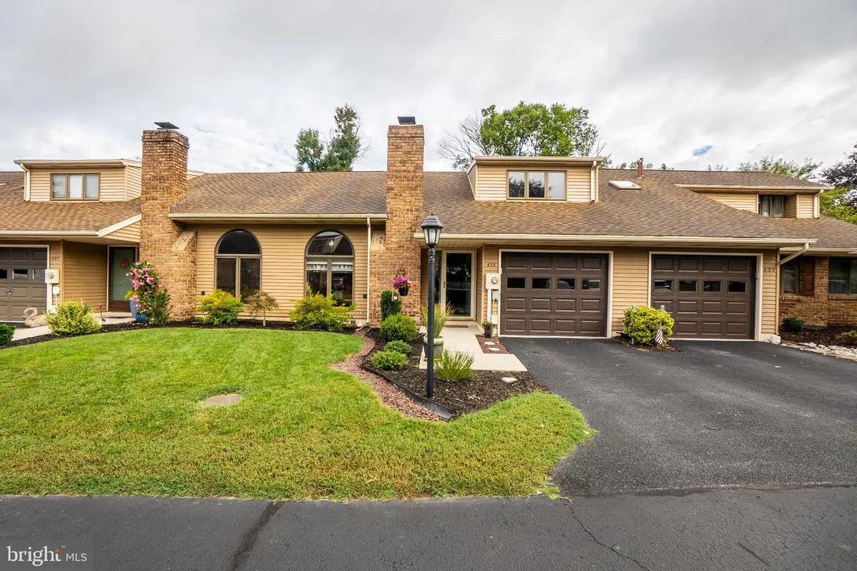 435 Deerfield Dr #435, Hanover, PA 17331 - #1