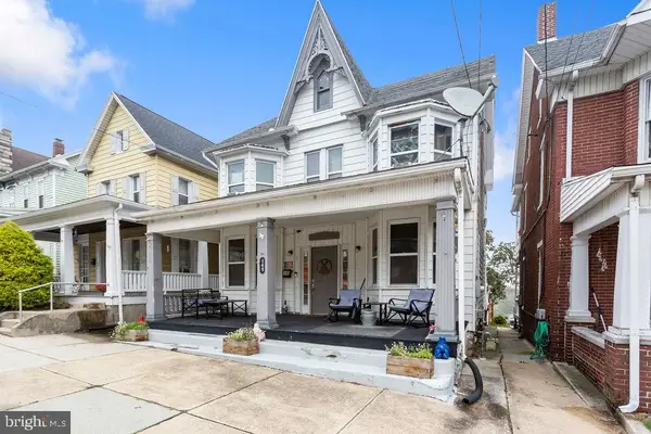 145 N Main St, RED LION, PA 17356