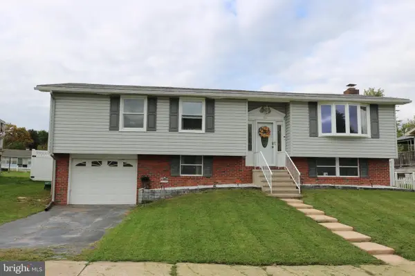 507 Oakwood Dr, DOVER, PA 17315