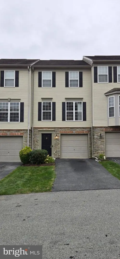2702 Hunt Club Dr #2, York, PA 17402 - #1
