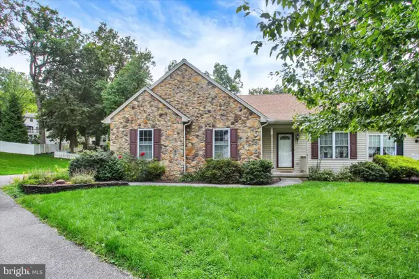 2314 Daisy Rd, YORK, PA 17402