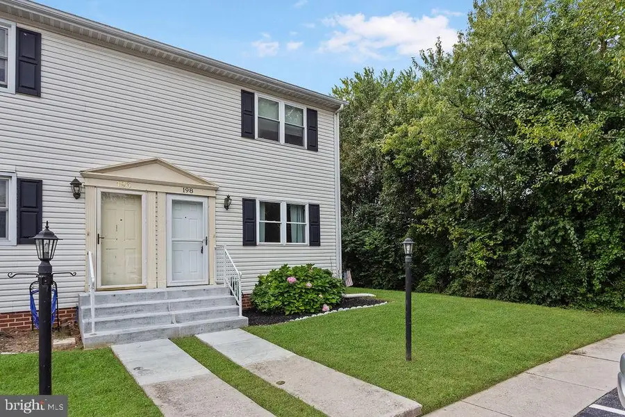 198 Center St, Hanover, PA 17331 - #2