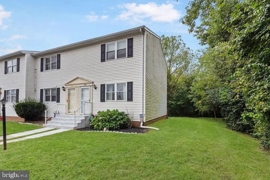 198 Center St, Hanover, PA 17331 - #3