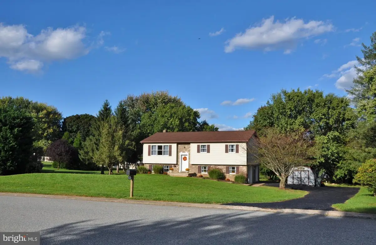 625 N Annette Dr, York, PA 17403 - #1