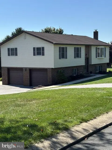 4060 Palmer Ave, York, PA 17408 - #2