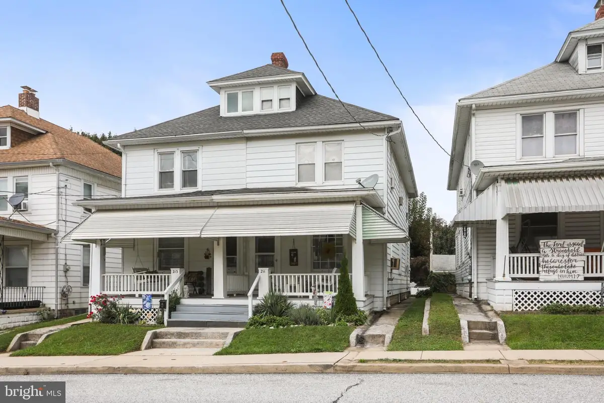 211 W High St, Red Lion, PA 17356 - #1