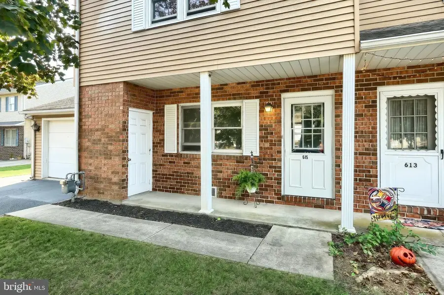 615 Fulton St, Hanover, PA 17331 - #2