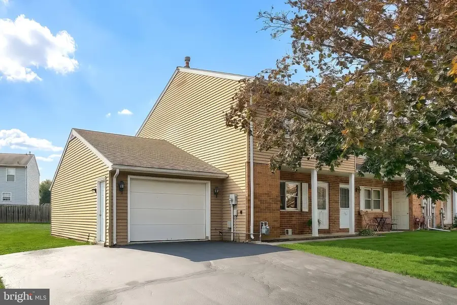 615 Fulton St, Hanover, PA 17331 - #3