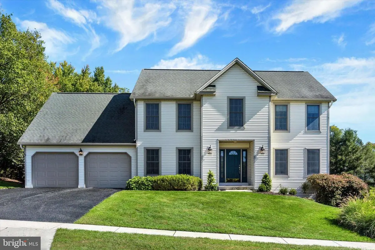 410 Hemlock Dr, New Cumberland, PA 17070 - #1