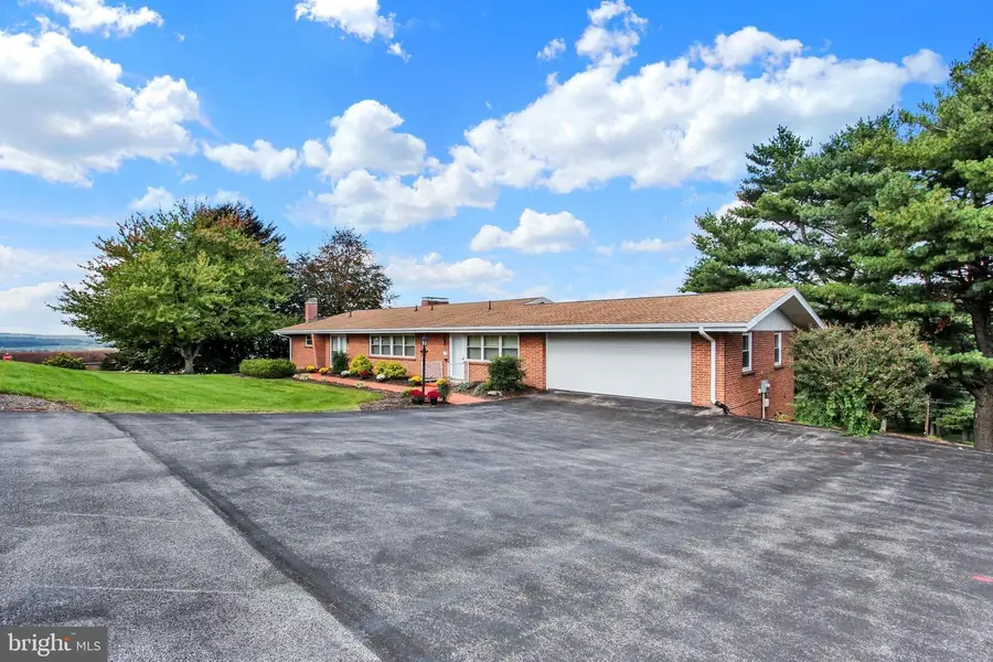 41 Hillcrest Dr, Hanover, PA 17331 - #3