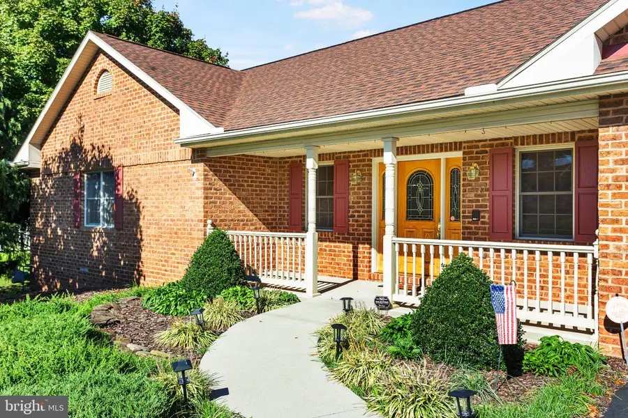 49 Hillside Rd, Hanover, PA 17331 - #2