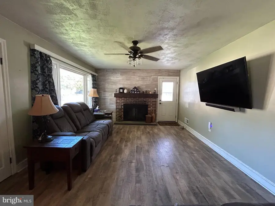 1136 Hollywood Ter, York, PA 17403 - #2